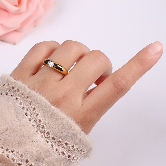 Cubic Adjustable Gold Band Ring - Picture 2 of 9